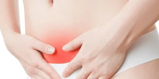 mulher com a menstruação atrasada