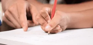 Criança fazendo teste de discalculia