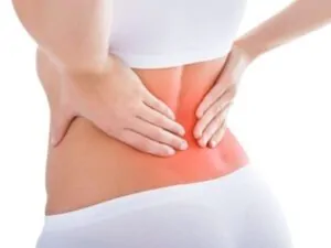 Pessoa precisando de remédio para dor na coluna