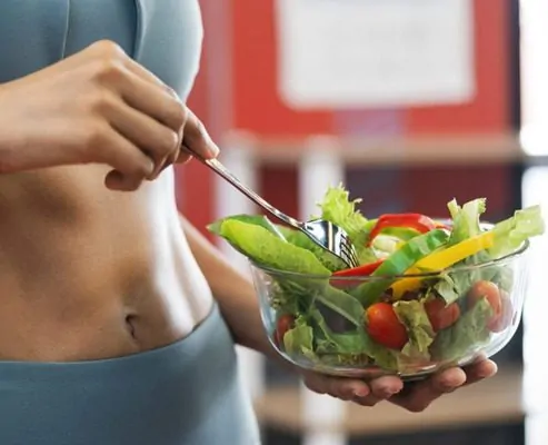 Pessoa fazendo dieta low carb cardápio 21 dias