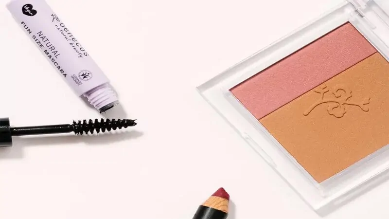 imagem com os produtos da benecos