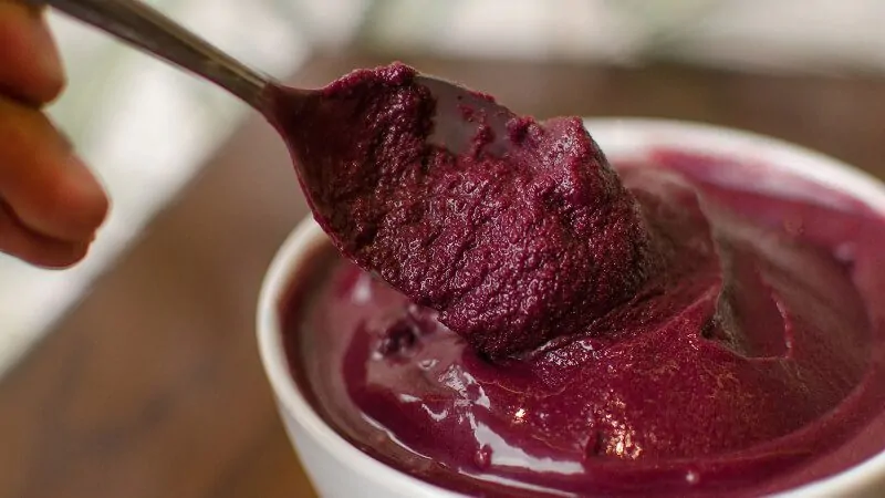 Imagem de uma tigela com açaí