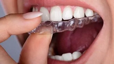 Pessoa tirando a plaquinha