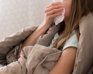 Pessoa gripada depois de um surto de gripe