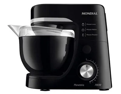 imagem de uma batedeira planetária Mondial na cor preta