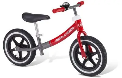 imagem de uma bicicleta de equilíbrio com duas rodas aro 12 da Radio Flyer na cor vermelha, branca e cinza