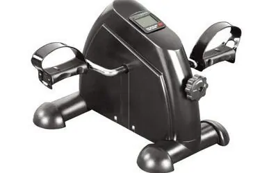 imagem de uma mini bicicleta para exercício da Liveup Sports na cor preta