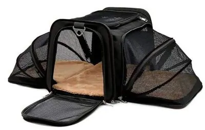 imagem de uma bolsa de transporte pet Duke & Dixie na cor preta com estrutura totalmente expansível