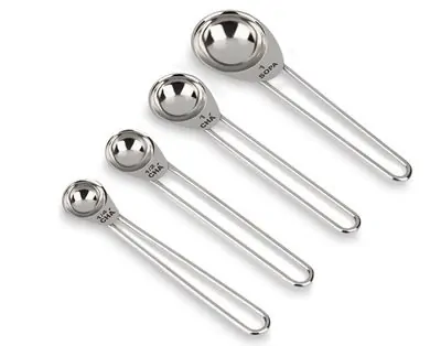 imagem de um conjunto com 4 colheres medidoras da Brinox em aço inoxidável