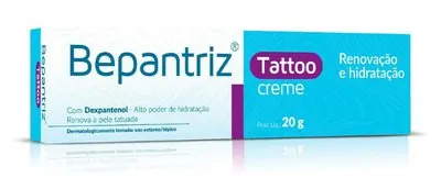 Pomada para tatuagem inflamada