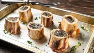 imagem de um prato com tutano de boi