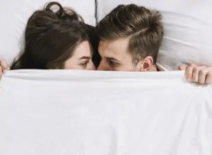 Casal na primeira relação