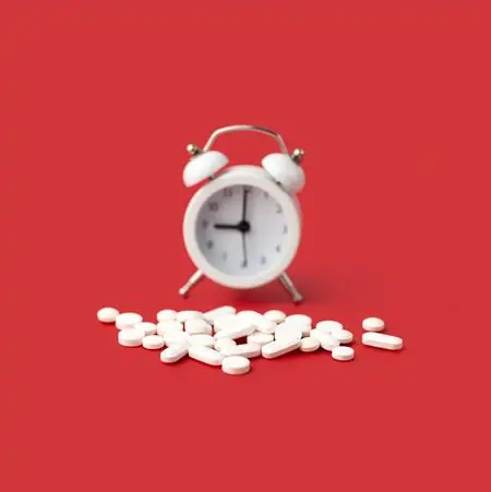 Descubra o melhor horário para tomar albendazol dose única