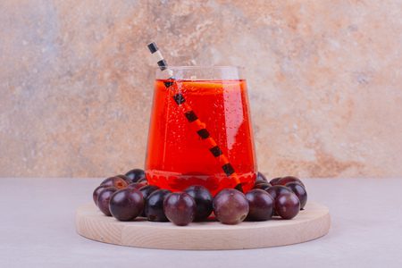 Suco de uva com romã