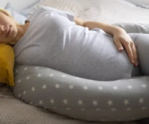 grávida pode dormir de barriga pra baixo